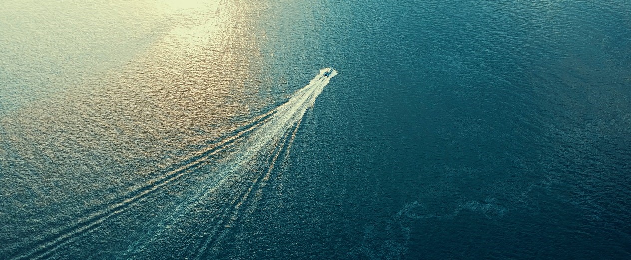 Motorbåt på havet